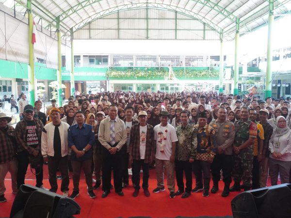 KPU Sidoarjo Memilih SMA Al-Islam Krian Menjadi Tempat Sosialisasi Pemilih Pemula