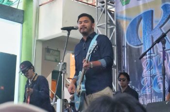 KIFIA FEST 2K26 Jadi Panggung Kreativitas dan Euforia SMALISKA Penampilan Nadhif Basalamah Sukses Membius Ribuan Penonton