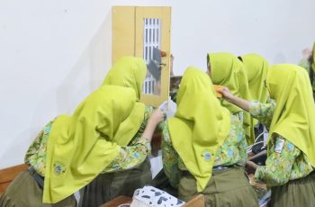 Ketika Gawai Disimpan, Fokus Belajar Dihidupkan SMA Al Islam Krian Mulai Biasakan Pengumpulan Handphone Saat Pembelajaran